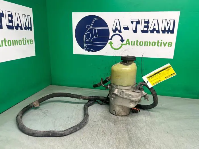 Power steering pump Opel Astra