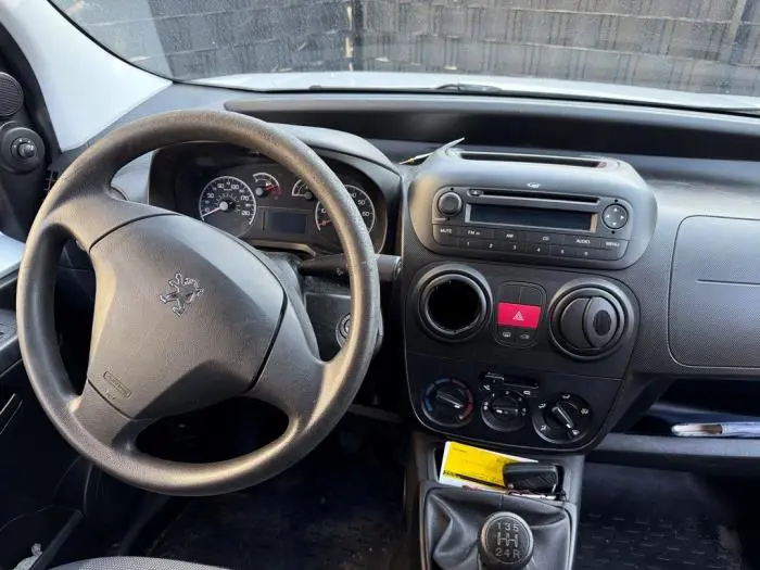 Radio CD player Peugeot Bipper