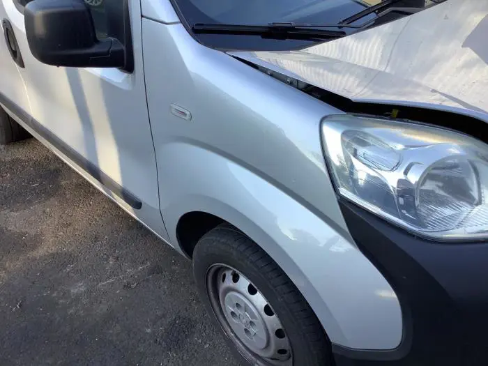 Front wing, right Peugeot Bipper