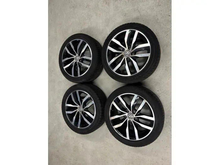 Set of sports wheels + winter tyres Volkswagen Golf