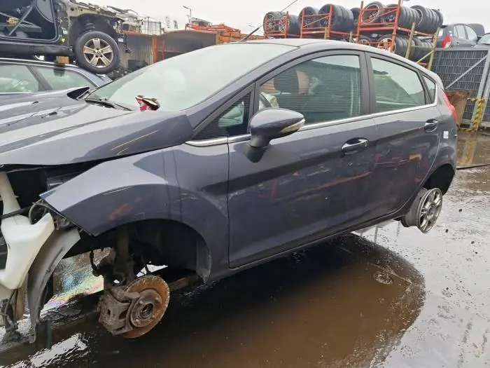 Door 4-door, front left Ford Fiesta