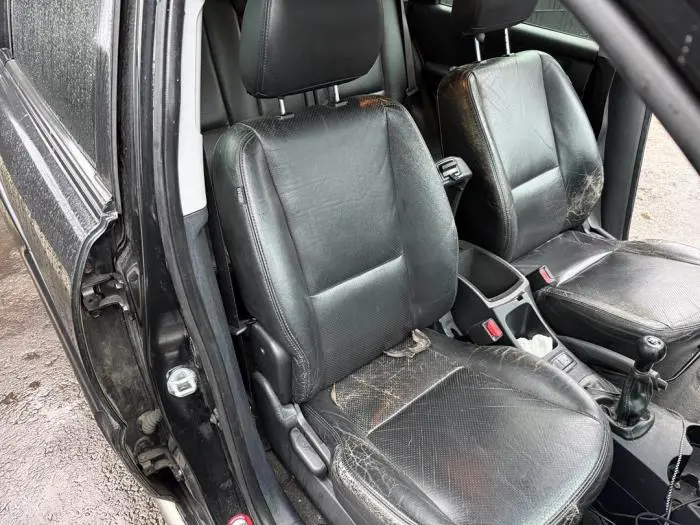 Seat, right Kia Sportage