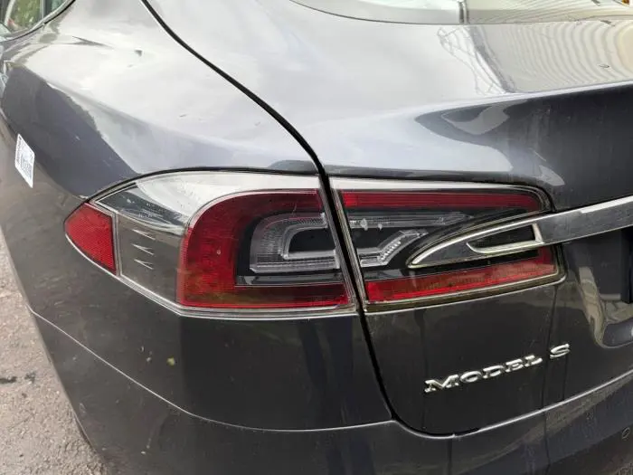 Taillight, left Tesla Model S