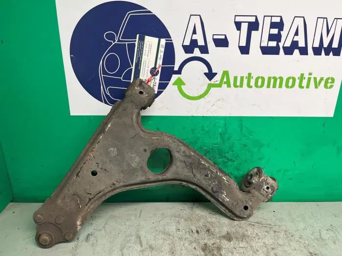 Front wishbone, right Opel Astra H 04-