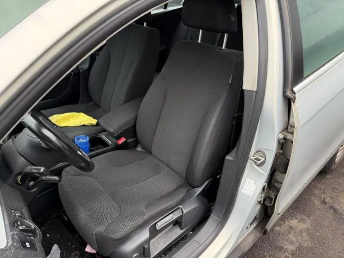 Seat, left Volkswagen Passat