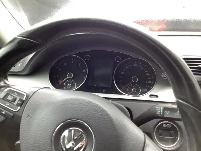 Instrument panel Volkswagen Passat