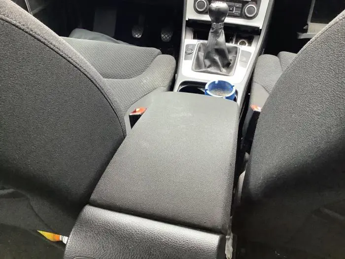 Armrest Volkswagen Passat