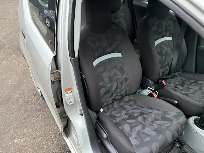 Seat, left Suzuki Alto