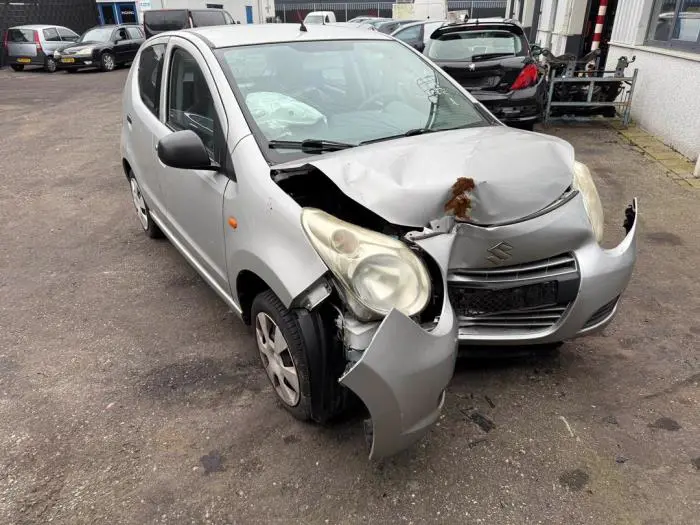 Front wing, right Suzuki Alto