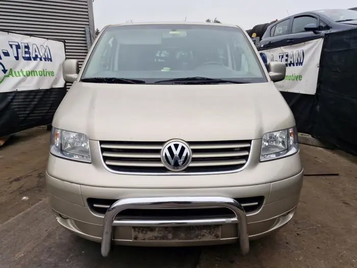 Front bumper Volkswagen Transporter