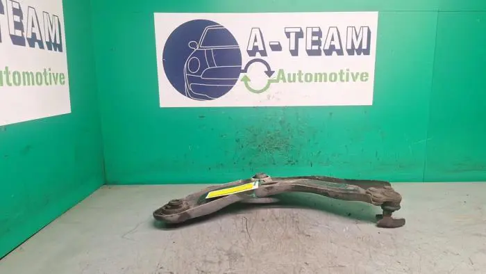 Front wishbone, left Peugeot 207