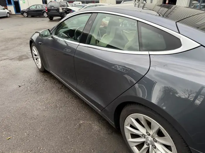 Side skirt, left Tesla Model S