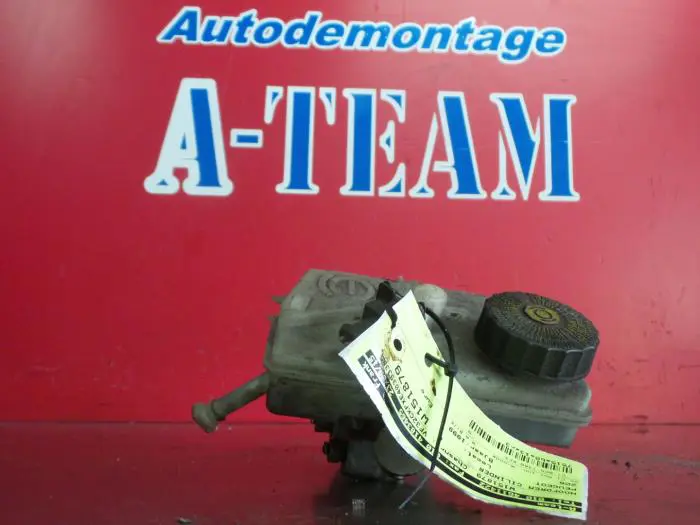 Master cylinder Peugeot 206