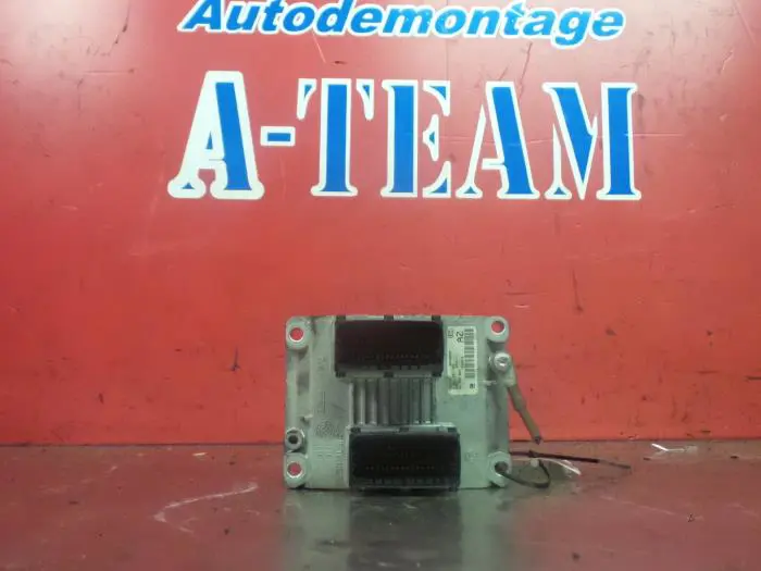 Engine management computer Opel Agila